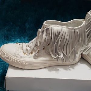 🔥🔥🔥White fringed Chucks